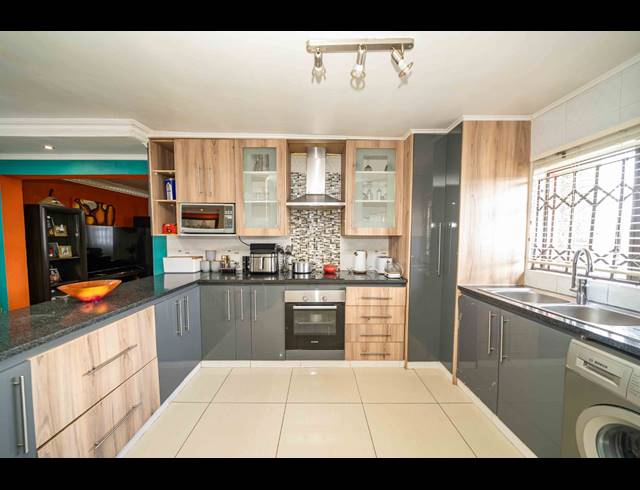 3 BEDROOM FREESTANDING FOR SALE IN LEACHVILLE